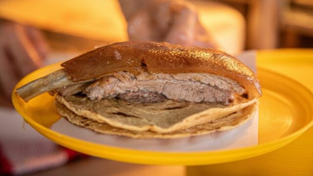 el-cheran-tacos-de-carnitas-cdmx-1024×576